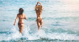 Auch im Wasser schützt man sich vor der Sonne!